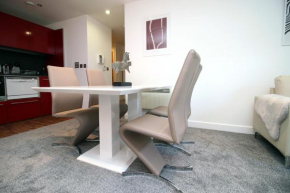 408 Marsh House by Mia Living Stylish & modern 2 bedroom property with parking